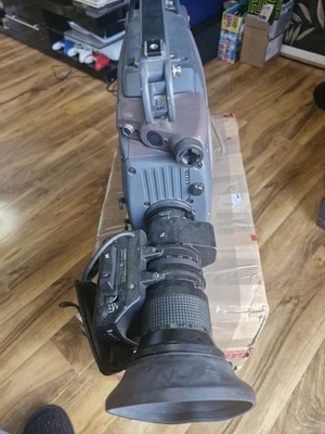 Fujinon A14. Lente 8,5 BERD R28 y cámara digital Thomson 1707  Foto 1 de 4