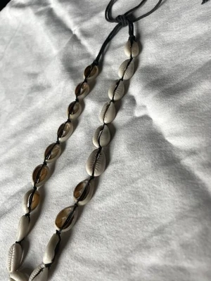 Collar concha con cordón ajustable estilo surfista Foto 1 de 4