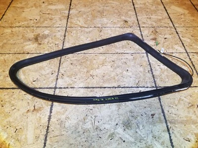 07 08 09 10 Mercedes R350 REAR RIGHT PASS SIDE QUARTER WINDOW SEAL  OEM - Image 1 of 4