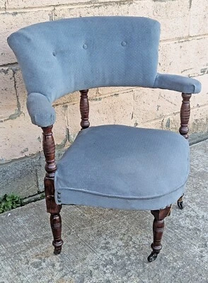 Antigua silla de barril de bañera de esquina tapicería de tela de madera maciza antigua vintage Foto 1 de 4