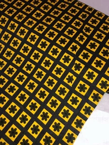 1 Meter Yellow/Black Floral Print 100% Cotton Fabric 45”Wide Dress craft - Picture 1 of 3