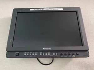Panasonic BT-LH710 17" LCD HD Monitor, Matthews VESA mount, batt plate,Peli case - Picture 1 of 6