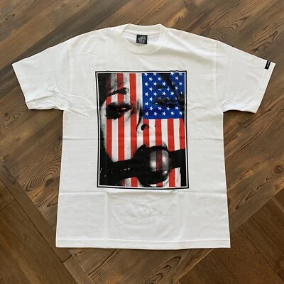 Rara Camiseta Masculina Vintage Chunk and Ape 'Hush' Branca 2008 - Autêntica - Era $45 - Imagem 1 de 4