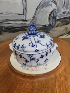 Royal Copenhagen Scatola/zuccheriera blu scanalata con coperchio 400 - Foto 1 di 11