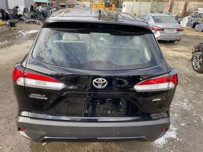 2022-2024 Toyota Corolla Cross Tail Gate Black Foto 1 de 4