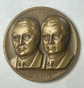 American Surgeons Chas. & Wm. MAYO Brothers of MN BRZ Medal 1.25" - Picture 1 of 3