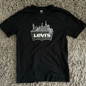 Levi’s Black Toronto T-shirt Small Exc Condition Canada - Picture 1 of 6