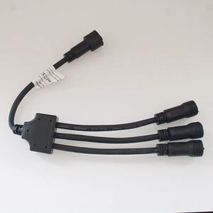 Connectable Christmas Lights - 3 way Splitter for Qbis System 2 Lights - Picture 1 of 2