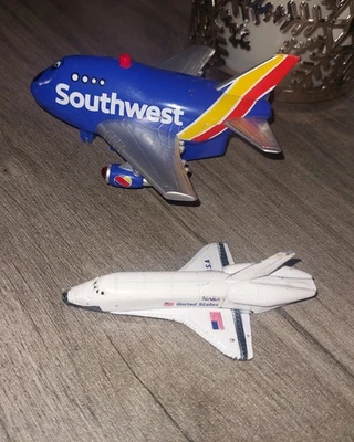 Avión Pull Back & Go Southwest Airlines y avión Ertl vintage de metal fundido a presión de 3" Foto 1 de 3