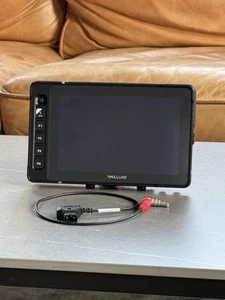 SmallHD ULTRA 7 UHD 4K On-Camera Touchscreen Monitor + D-Tap Cable - Picture 1 of 4