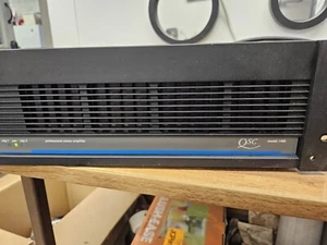 QSC Model 1400 Two-Channel Professional Stereo Amplifier - Picture 1 of 12