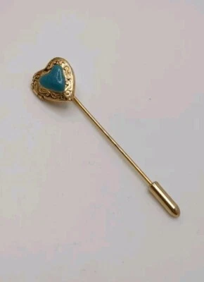 Pin medallón corazón imitación turquesa vintage tono dorado 1,75" largo Foto 1 de 4