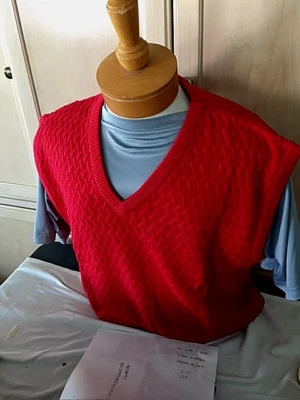New NWT Mens Pringle, 2X Red V-neck Basketweave Sweater Vest $95 value - Image 1 of 2