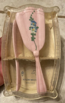 Juego de cepillos y peine infantil Sanitoy vintage rosa Foto 1 de 4