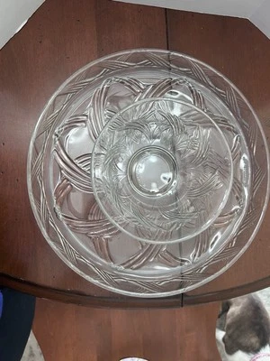 ANCHOR HOCKING BRISTOL PARK GLASS CAKE STAND/CHIP BOWL - Image 1 of 4