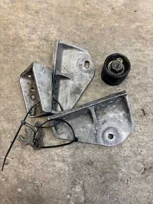 Arctic Cat 93-95 THUNDERCAT ENGINE MOTOR MOUNT BRACKETS - Image 1 of 2