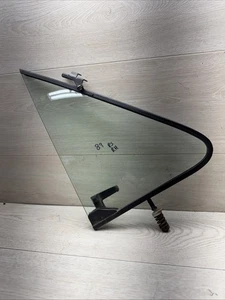 1980-1991 Ford F-150 (Bronco) RH vent glass (Carlite) F-250, F-350 wing window - Picture 1 of 6