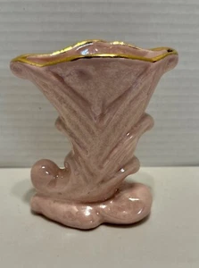 VTG McCoy 4.5” Cornucopia Bud Vase Pink-Gold Trim - Picture 1 of 7