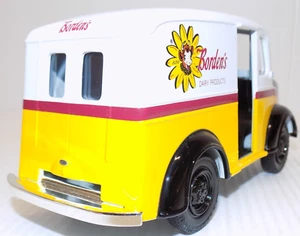 Ertl 1950s Divco Delivery Truck Borden's Dairy Products Dairy Bank H830 NOS MIB - Picture 1 of 14