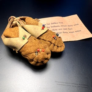 Scarpe mocassini indiani bambola bambino pelle con perline vintage novità - Foto 1 di 8