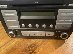 2006-2010 Volkswagen VW Rabbit Jetta Radio CD MP3 Unit Used OEM  - Zdjęcie 1 z 6