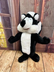 Vintage 1997 Warner Bros. Studio Store Pepe Le Pew Plüschtier Stofftier 11,5 Zoll - Bild 1 von 10