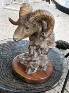 Vintage Signed CLIFF WALKER RAM SHEEP Sculpture ON ATTACHED WOODEN BASE 731/1000 - Picture 1 of 13