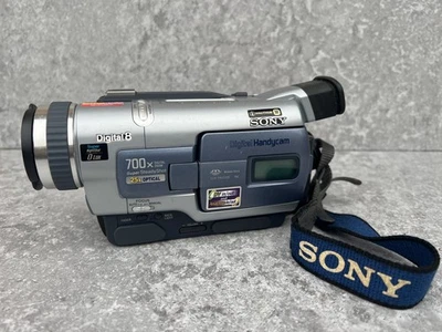 Sony DCR-TRV330E Digital 8 Hi8 Video 8 Handycam Camcorder Video Camera  - Image 1 of 4