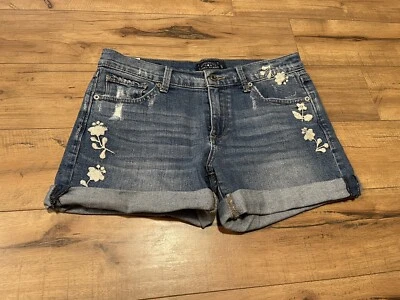 Lucky The Roll Up Blue Floral Embroidered Mid Rise Denim Bermuda Shorts Size 4 - Image 1 of 4