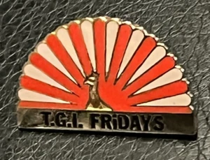 TGI FRIDAYS Pin Badge PEACOCK - Picture 1 of 1