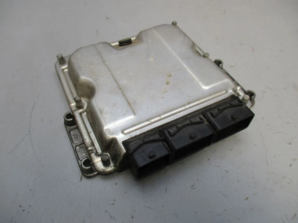 RENAULT MASTER II FURGONE (FD) 2.5 DCI 120 Centralina Motore 8200132188 - Immagine 1 di 4