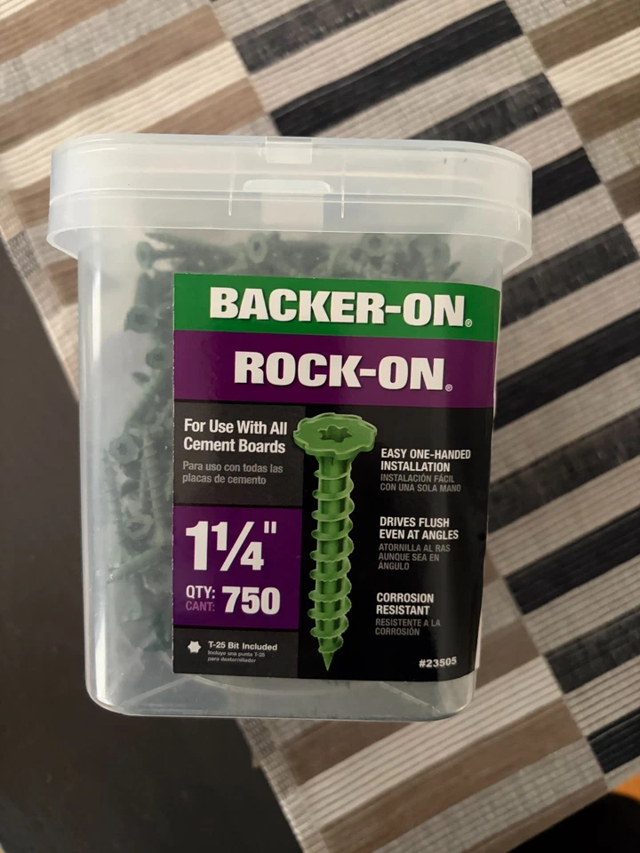 Tornillos de placa de cemento de cabeza dentada Backer-On Star Drive de 1 1/4" (paquete de 750) Foto 1 de 1