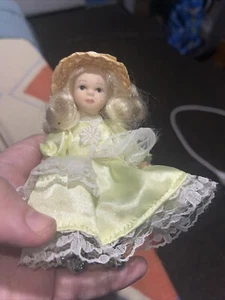 Mature porcelain doll fancy dress - Picture 1 of 1