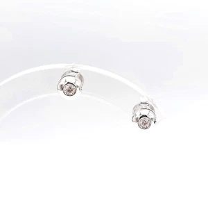 Pendientes Mujer Hecho de Oro Blanco 18KT con Diamante De 0.06ct, Color G . - Imagen 1 de 10