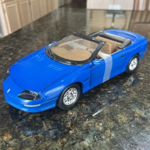 ERTL American Muscle 1996 Chevy Camaro Z/28 Blue 1:18 Diecast Model Car - Picture 1 of 9