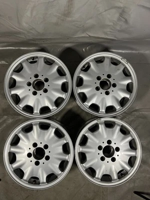 4x Mercedes W210 W201 W203  Alufelge Alu Felge 2104010502 6,5Jx15H2 ET37 5x112 - Bild 1 von 4