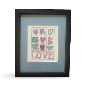 Fertiges & gerahmtes Love Hearts Sampler gezähltes Kreuzstichstück - Bild 1 von 5