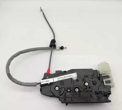 Actuador de cierre de puerta de conductor trasero izquierdo OEM 19-22 Mercedes-Benz A220 V177 Foto 1 de 4
