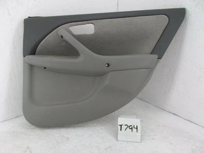 Panel de moldura de puerta trasera derecha OEM 1997-2001 Toyota Camry tela de salvia sangría menor Foto 1 de 4