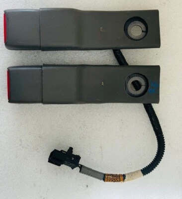 02-04/ TRAILBLAZER /GMC ENVOY/DRIVER & PASSENGER FRONT SEAT BELT BUCKLES/PEWTER - Image 1 of 4