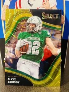 2022 NFL Maxx Crosby Select Draft Picks ~Field Level Gold Lazer Prizm~ #189 - Bild 1 von 2