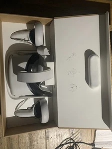 Meta Oculus Quest 2 G4GB - Picture 1 of 5