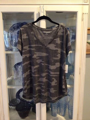 Lucky Brand Womens Shirt XL Gray Camo Short Sleeve V-Neck T-shirt Blouse Top NWT - Image 1 of 4