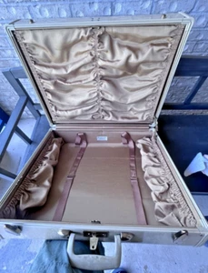 Vintage Samsonite Streamlite Beige Suitcase–1950s Hard Shell Luggage–21x18–w/Key - Picture 1 of 23