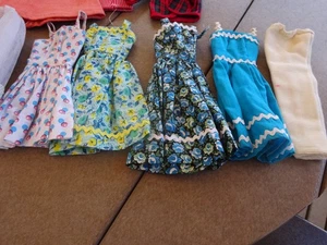 Schönes Konvolut Vintage Clone Barbie Kleidung Mäntel Sommerkleid selbstgemacht 60er Jahre - Bild 1 von 13