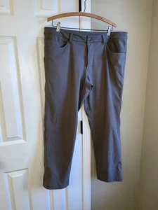 Lululemon ABC klassische Passform Hose in der Farbe Obsidian Schrittlänge Größe 36 x 29 Zoll Schrittlänge - Bild 1 von 8