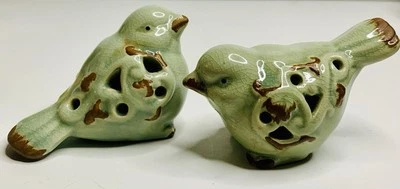 Pájaros de colores salvia, corte abierto esmaltado en cerámica 5"x 3". Sostiene popurrí/aromas Foto 1 de 4