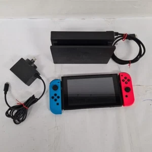 Nintendo Switch Console - 32GB - Neon Red/Blue Joycons *B-GRADE* (FREE SHIPPING) - Picture 1 of 7