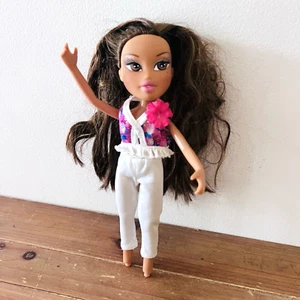 Bratz Yasmin Doll Clothes 2001 MGA No Feet White Pants Halter Top Brown Hair #2 - Picture 1 of 24