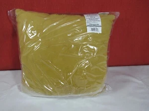 Almohada decorativa cuadrada de terciopelo Morgan Home de 18" - beige claro T4102198 - Imagen 1 de 3